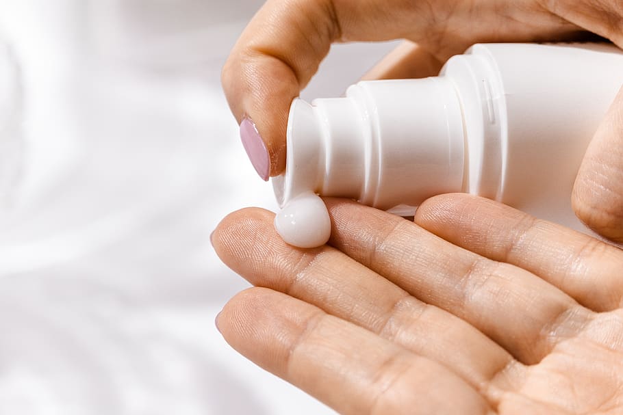 What is Tretinoin? The Ultimate Guide to this Topical Retinoid.
