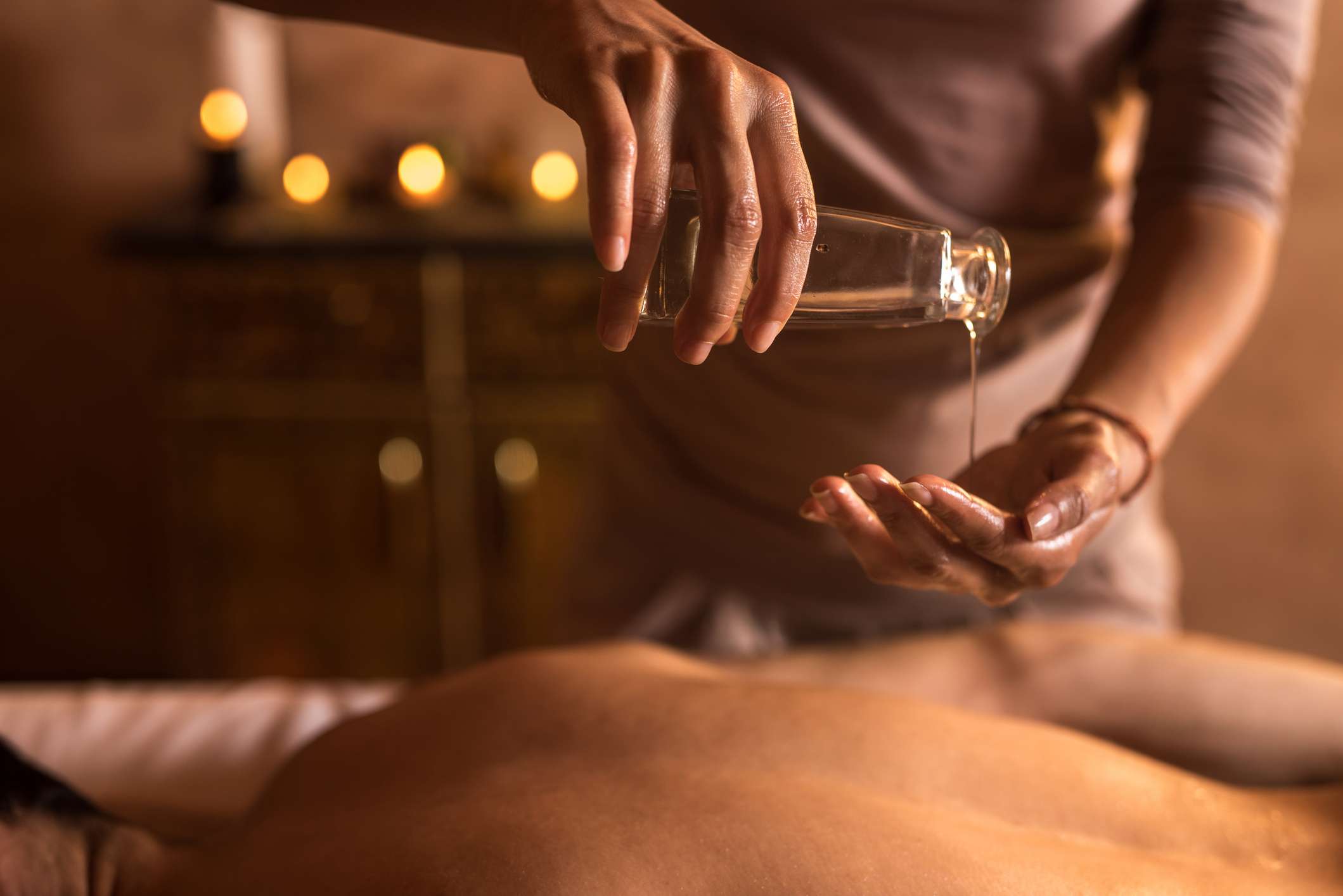 The Best Oils for a Relaxing and Nourishing Body Massage